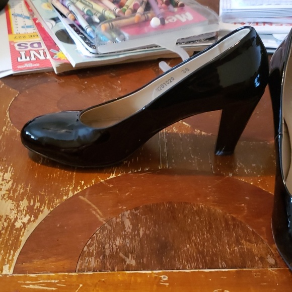 Heels - Picture 2 of 2